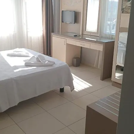Hotel Gold Monami *